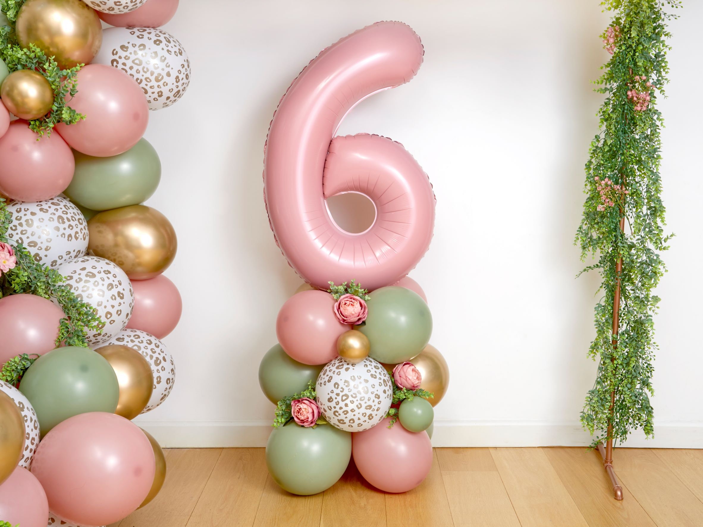 Kreatwow Jungle Happy Birthday Banner per ragazza rosa, striscione di compleanno safari per due animali selvatici, decorazioni per feste di compleanno safari nella giungla