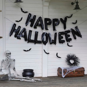 Happy Halloween Balloon Bunting with Hanging Bats and Cobwebs, Halloween Decorations, Haunted House Party, Witches Party, Vampire, Spooky