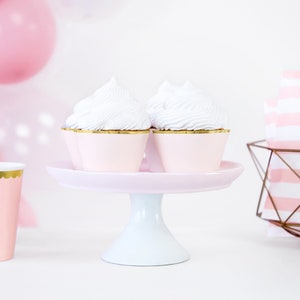 Involucri per cupcake rosa pallido con dettagli dorati - Pirottini per cupcake rosa e oro - Stampini per dolci - Foglini per cupcake rosa e oro - Stoviglie rosa pallido