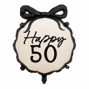 K&ouml;nnte beinhalten: Schwarz-wei&szlig;er Ballon mit Schleife oben. Der Ballon hat einen wei&szlig;en Hintergrund mit dem Text "Happy 50" in Schwarz.