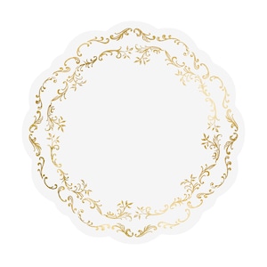 Puede incluir: Un encaje de papel blanco con un diseño floral dorado ornamentado alrededor del borde.
