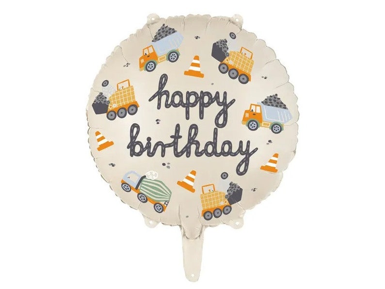 Pode incluir: Um bal&atilde;o branco redondo com tema de constru&ccedil;&atilde;o. Tem uma mensagem de feliz anivers&aacute;rio e imagens de caminh&otilde;es de constru&ccedil;&atilde;o e cones.