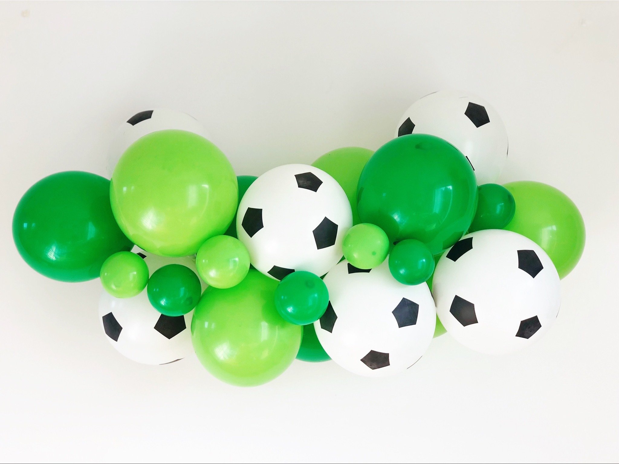 COMO HACER UNA DECORACIÓN CON GLOBOS PARA FÚTBOL / BALLOON DECORATION FOR  SOCCER 