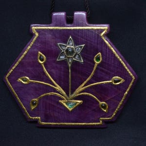 Colgante de rubí en oro de 24 quilates con esmeraldas y diamantes Polki / Joyería llamativa con incrustaciones de estrellas hechas a mano