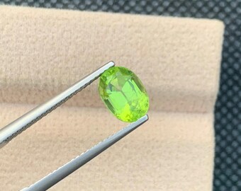 2.20ct Natural Peridot Oval Cut Bright Green Loose Gemstone