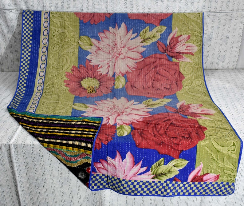 Sofa cover Sari blanket Handmade Vintage Kantha Quilt Twin size throw Kantha quilt Indian Quilt Home Decor