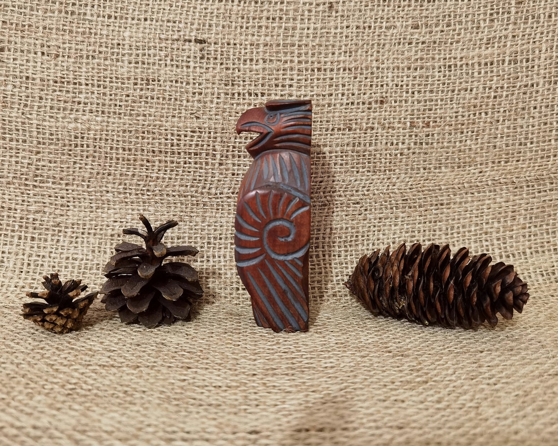 Figura de águila figuruno de madera hecho a mano tótem de | Etsy
