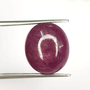 Naturlig oval rubin cabochon ädelsten, ouppvärmd mozambique rubin lös sten