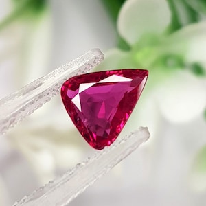 0,98 ct certifierad naturlig mozambikisk rubinröd päronformad uppvärmd lös ädelsten för ring