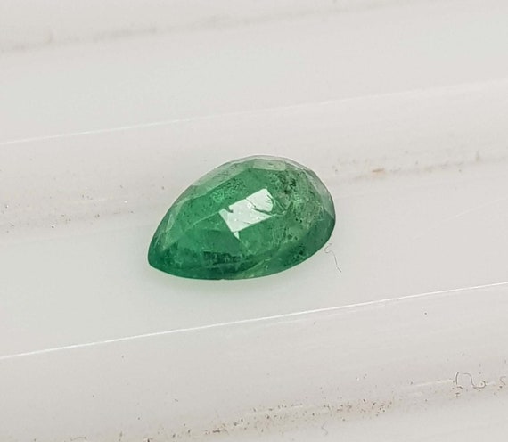 エメラルドシェイプ ザンビア産グリーンエメラルド宝石。「GIL 認定」 ザンビア産エメラルドルース EM 1.25ct F-1 GIA鑑別書付 - 宝飾