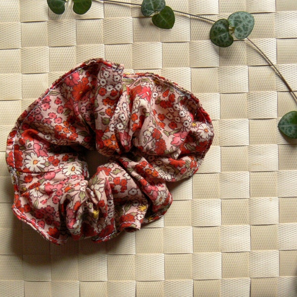 Chouchou - scrunchie upcyclé en coton imprimé liberty rose