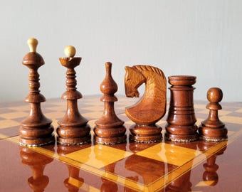 Sovjet houten schaakspel ondertekend 1981 vintage antieke grote grote handgesneden USSR