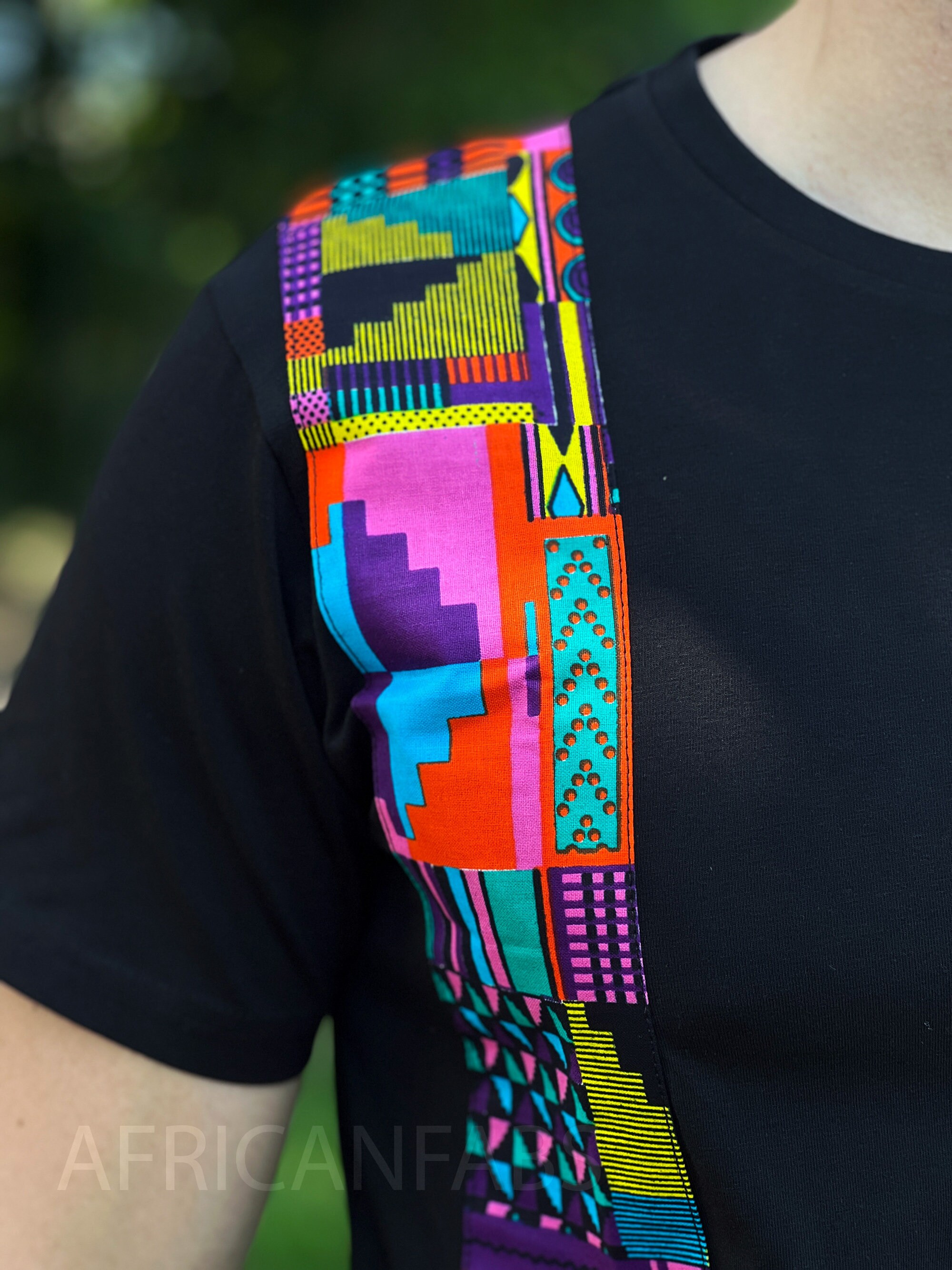 【SATIIIZ】Rubin Pigment Button T-Shirt T-shirt With African Print Details - Multicolor Pink Kente