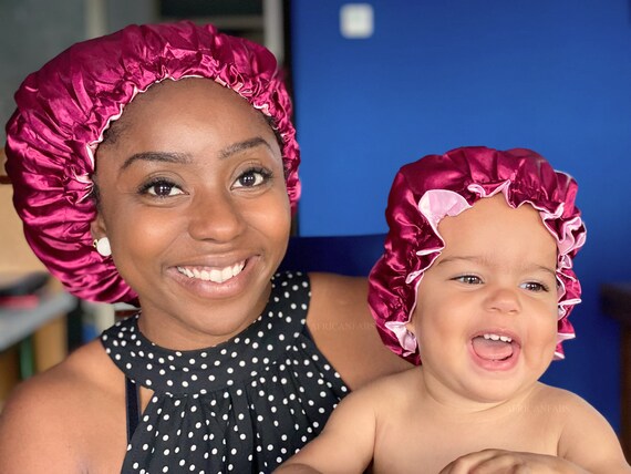 Bonnet de cheveux en satin rouge ensemble mère fille/maman et moi