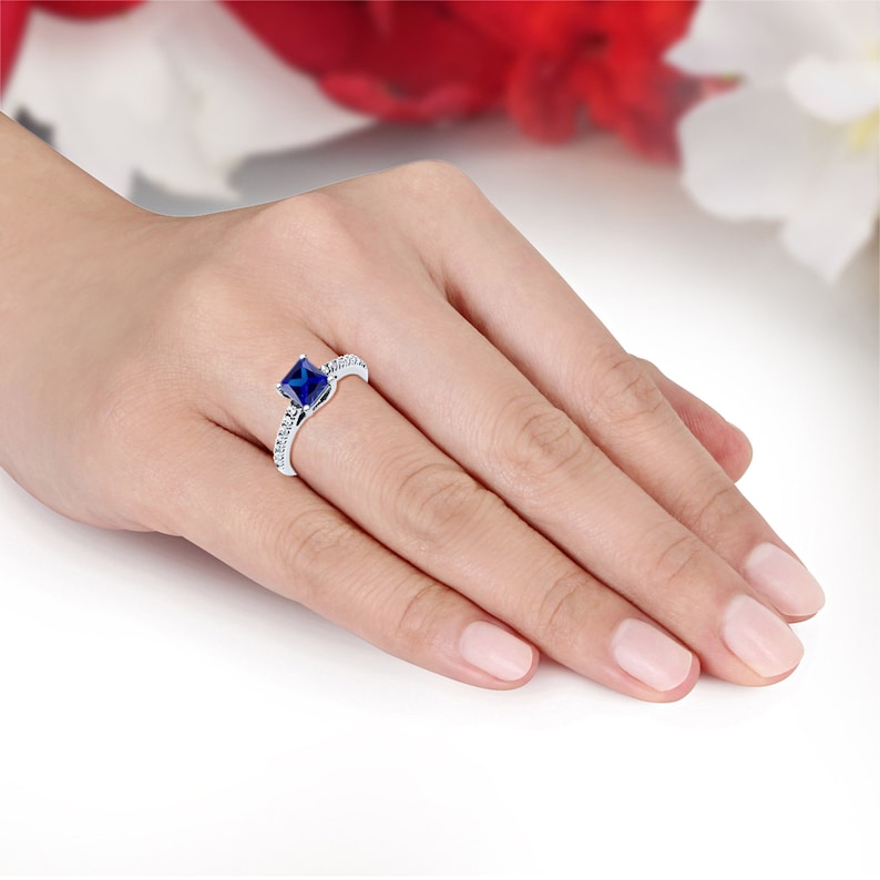 Solid 14K White Gold Vintage Solitaire Accent Wedding Engagement Ring Bridal 1.00 Carat Princess Cut Round Blue Sapphire cz Accent