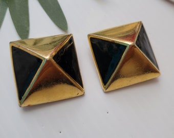 1980s pyramid earrings gold black costume jewelry clip ons statement earrings