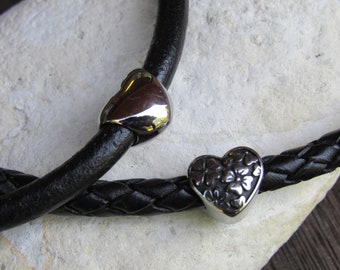 Two partner bracelets made of leather and stainless steel - two hearts that like each other - individually adapted