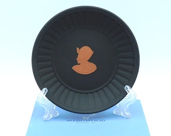 Wedgwood Jasperware Terracotta on Black EGYPTIAN Fluted Tray *PHARAOH* L/E - Excellent with box.