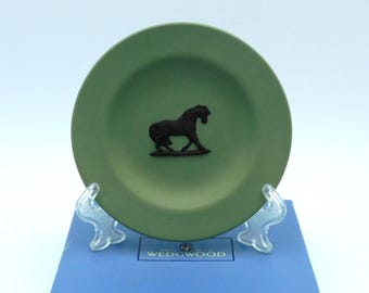 Rare WEDGWOOD Black on Sage Jasperware / Jasper STUBBS HORSE Miniature Plate with Box & Certificate - Excellent