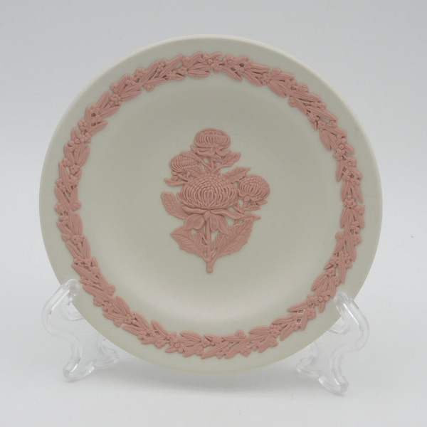 Wedgwood - PINK on WHITE Jasper Ware *WARATAH* Miniature Plate  -  Excellent
