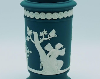 Wedgwood Spruce Green Jasperware Apollo Vase - 13.5cm