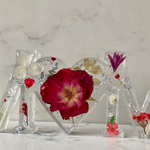Custom made - Real Flower MUM Sign Ornament (small)