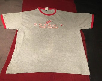 Vintage grey redwings T-shirts. Size mens XL