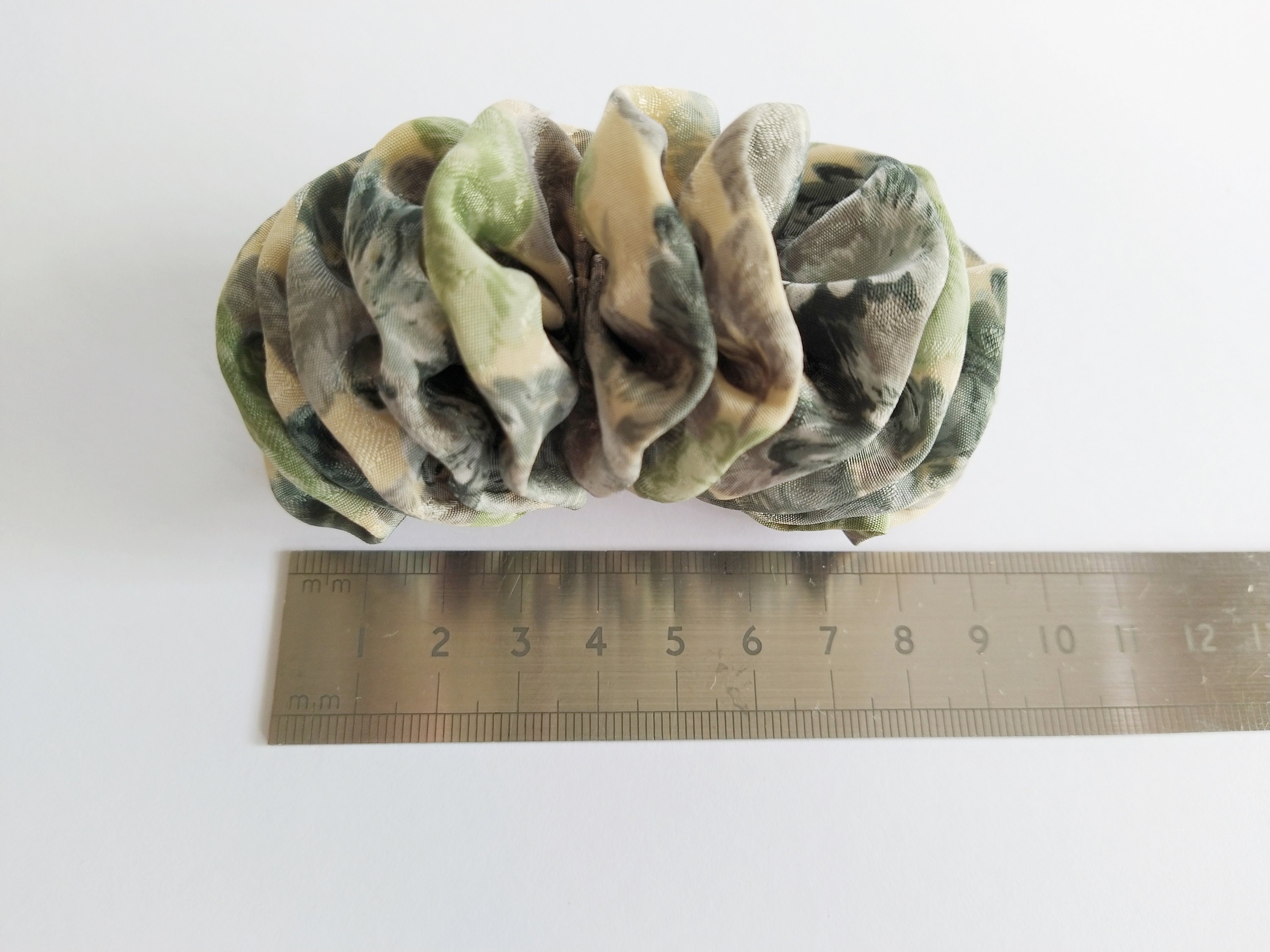 Vintage Cream Ruffled Hair Barrette Vintage 80s Ruffle Fabric Barrette: Cream Green Blue Hair  main image 2