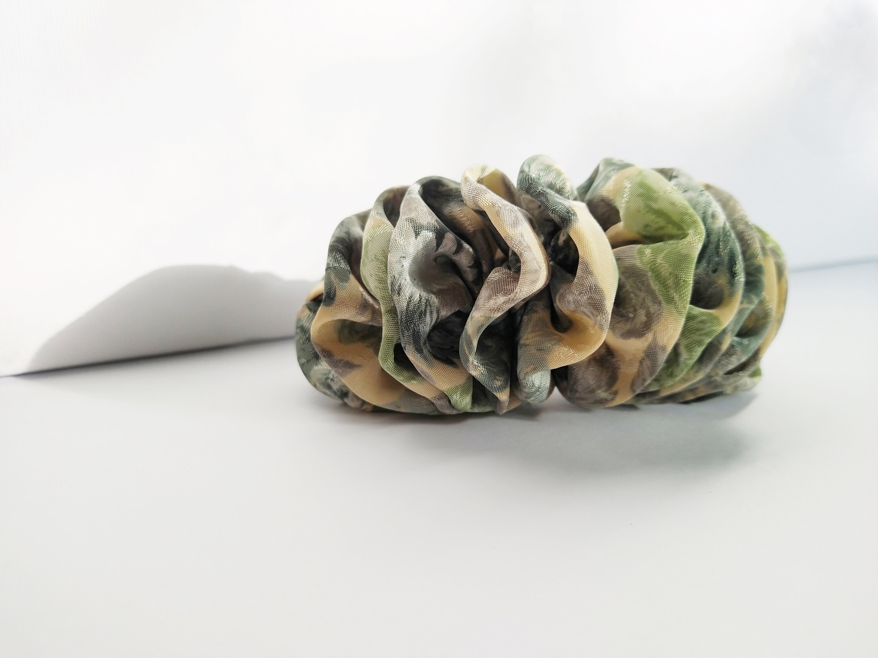 Vintage 80s Ruffle Fabric Barrette: Cream Green Blue Hair  display picture 1