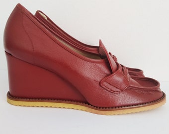 Vintage 70s Dark Red Loafers Wedges Shoes UK 5 - 5.5  Narrow Slip On Possibly Unworn Leather Rounded off Square Toes Rubber Soles Heels