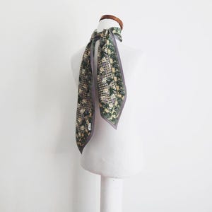 Bufanda vintage de algodón con estampado floral de Eva MT, años 70, gris, verde, beige y blanco, con cuello puntiagudo, para el pelo, hojas, otoño e invierno, larga, rectangular, estilo bohemio.