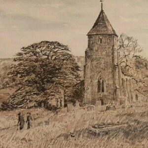 Puede incluir: Una pintura de acuarela de una iglesia con un alto campanario, rodeada de árboles y un cementerio. La iglesia está hecha de piedra y tiene un arco apuntado. Los árboles están desnudos y el suelo está cubierto de hierba.