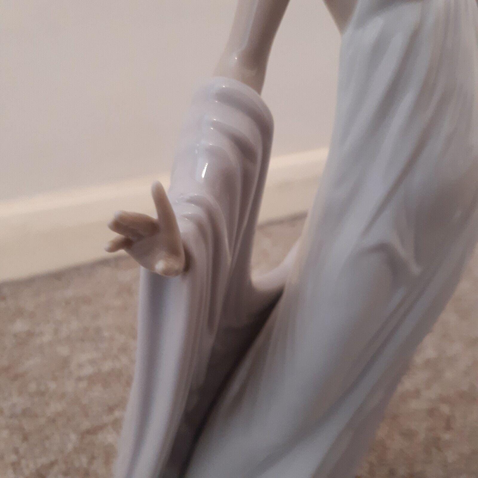 難有 LLADRO リヤドロ 1568 Dama Solemme ファーストレディ フィギュ