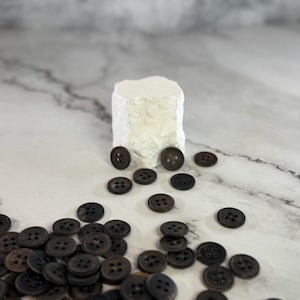 Horn Buttons – Handmade Dark Color Horn Buttons for Sewing, Knitting, or Crafting | Eco-Friendly, Rustic Look | Ø 18 mm | 71 pcs Pack