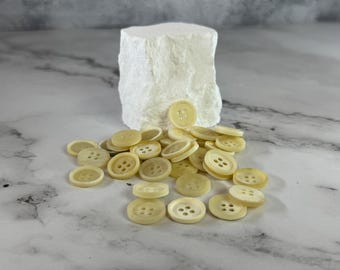Handmade Cattle Horn Buttons - Light Beige, 15 mm (37 pcs Pack)