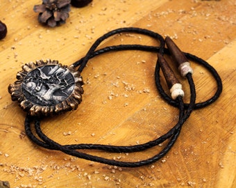 Hand-Carved Elk Horn Bolo Tie with Real Deer Horns, Unique Western Style Necklace for Hunters and Nature Lovers, Birthday Gift for Him