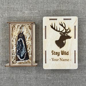 Hirschgeweih Schlüsselanhänger mit personalisierter Geschenkbox - Geschenk für Jäger, Naturliebhaber oder Trauzeugen
