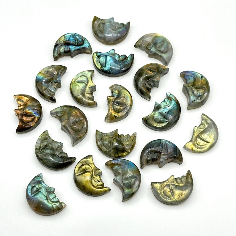 AAA Naturlig Labradorit Månansikte, Pråliga Labradorit Sniderier, 18 x 13 MM, Smyckestillverkning Snideri Ädelsten, Snidad Ansiktskristall, Ansiktsberlock bild 1