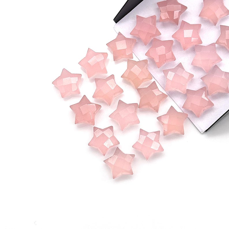 Splendide briolette a forma di stella in calcedonio rosa, perline a stella sfaccettate rosa intagliate a mano, ciondoli con pietre preziose a forma di stella, perline a stella sfuse da 10 mm immagine 5