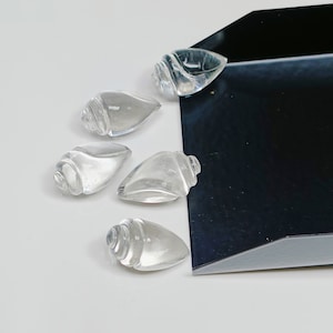 2,3,4,5,6 pcs 100% Natural Crystal Quartz Conch/Snail Shell Shape Carved Gemstone, Handmade Rare Gemstone Carving Shell Shape Item 18X10 mm