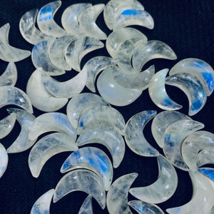 Flashy Rainbow Moonstone Smooth Cresent Moons, Natural Rainbow Moonstones, Carved Moon Shape Gemstone For Jewelry, 17 MM Moon Briolettes