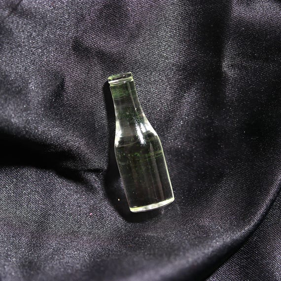 Clear Crystal Quartz Bottle Shape Gemstone, Gift for Healing and Wellness, Artisan Bottle, Crystal Quartz Decor Items, 30 MM Handmade Bottle