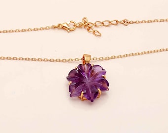 彫刻されたアメジストの花のペンダント：スターリングシルバーの