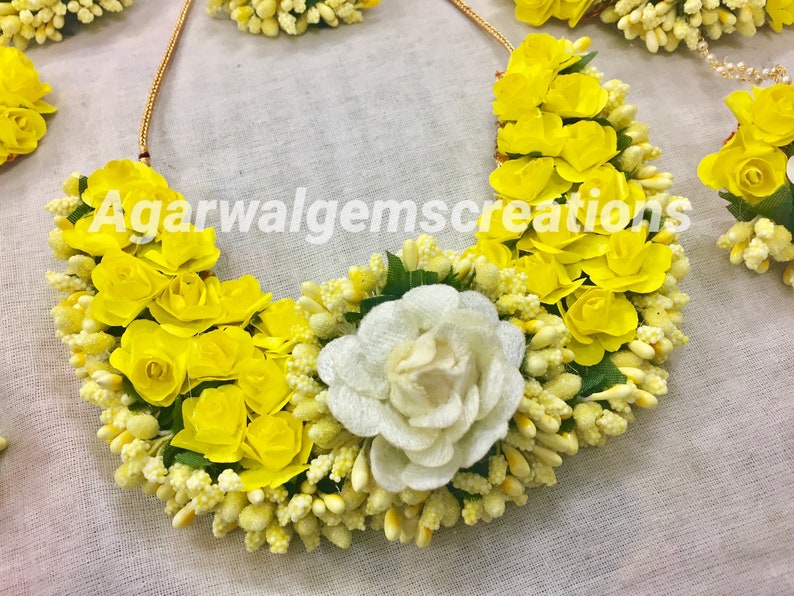 Handmade flower jewellery indian jewelry for haldi flower necklace set Indian jewelry indian jewelry mehndi flower jewelry set