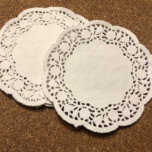 Papieren kleedjes met bloemmotief met bloemcentrum - 6 1/2 inch. Set van 25/10/50 elk. - Etenpresentatie, bruiloftsdecor, scrapbooking
