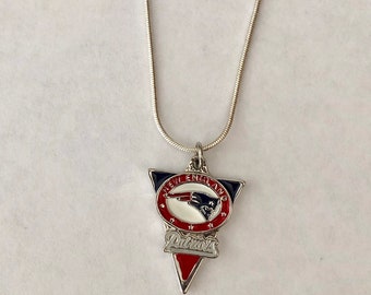 Q Gold NFL Sterling Silver New England Patriots Small Pendant
