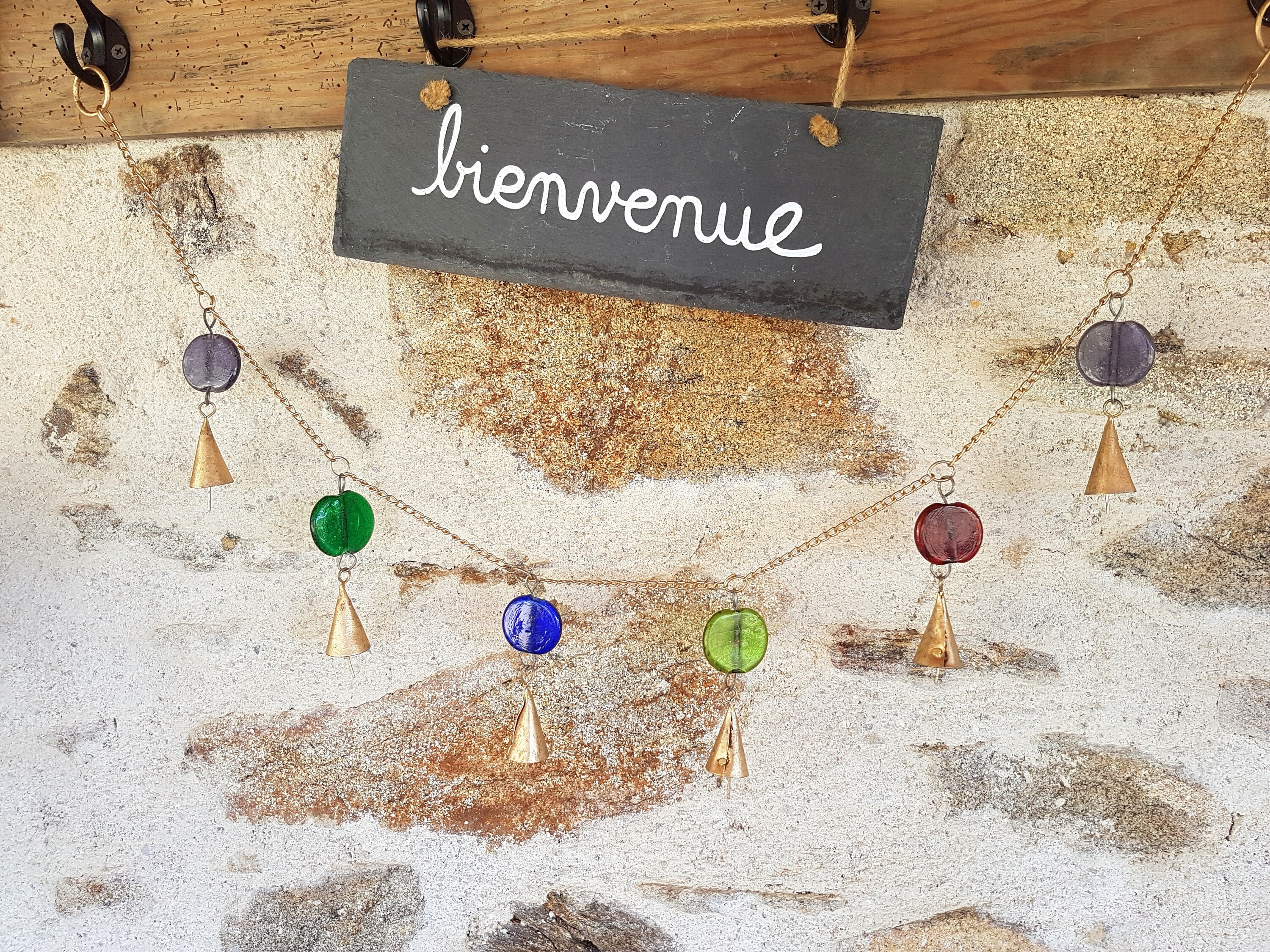 Guirlande Colorée avec Cloches de Vache et Grandes Perles Verre Recyclées, Guirlande Cheminée, Caril