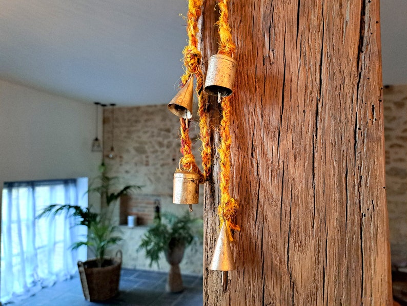 Brass bell Windchime, Boho Wall hanging wind chime, hanging bells on a string, cow bells witch bells, garland, sari silk from India colorful afbeelding 1