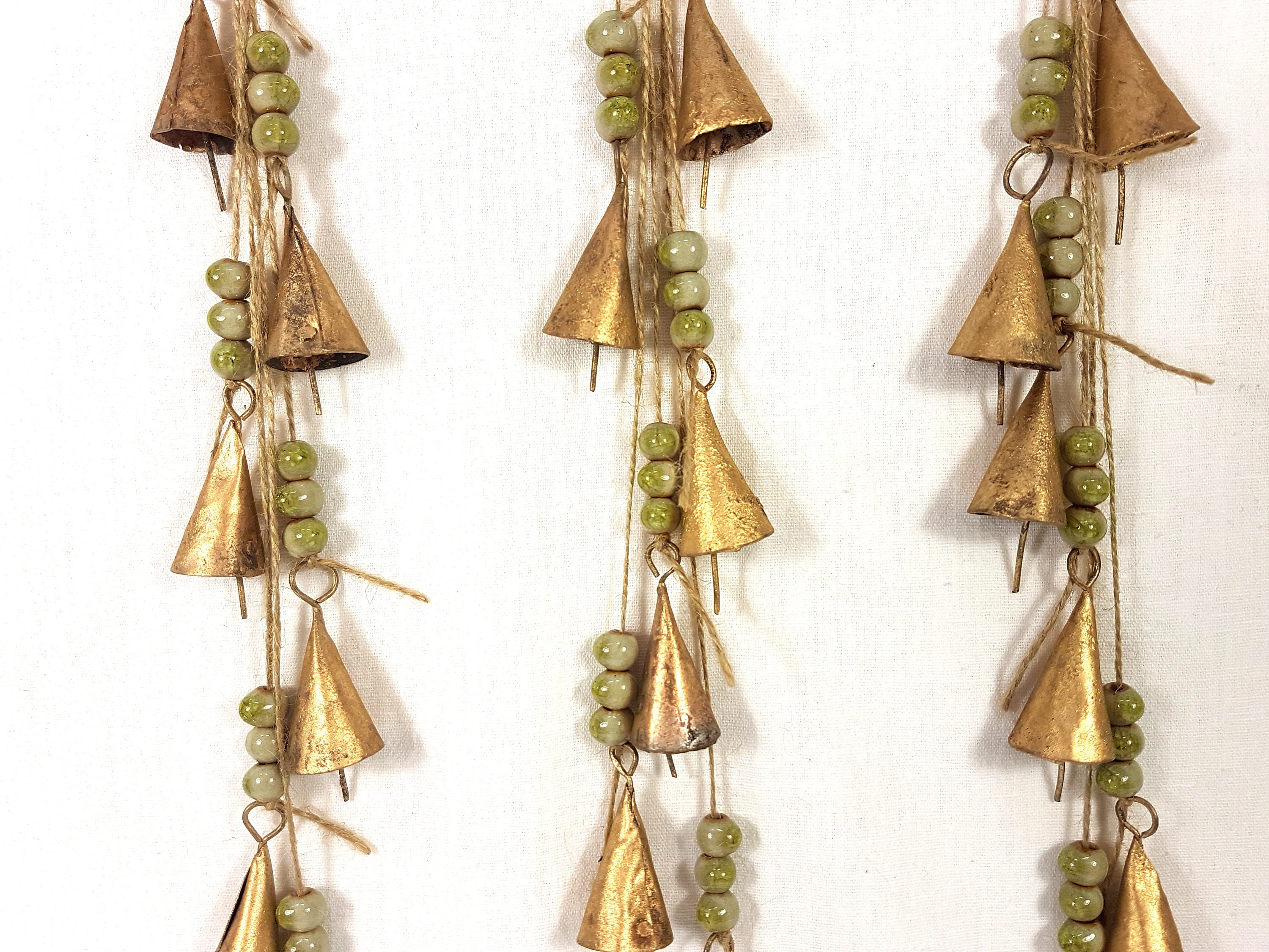 Cloches de Vache sur Une Corde avec Des Perles en Céramique Vert Olive, Windchime Door Hanger Boho, 