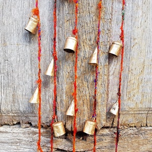 Brass bell Windchime, Boho Wall hanging wind chime, hanging bells on a string, cow bells witch bells, garland, sari silk from India colorful afbeelding 4